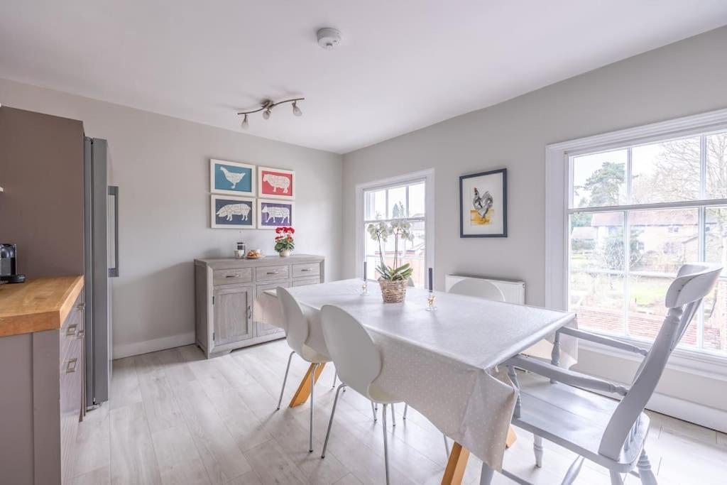 Beautiful & Spacious Retreat In Winchester Eksteriør bilde