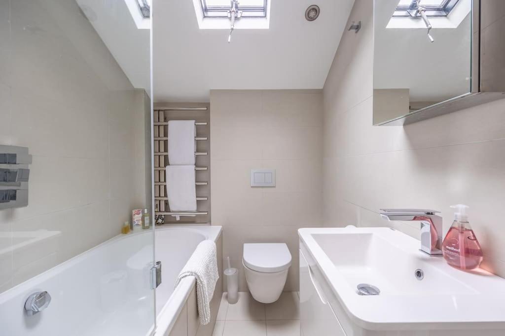Beautiful & Spacious Retreat In Winchester Eksteriør bilde